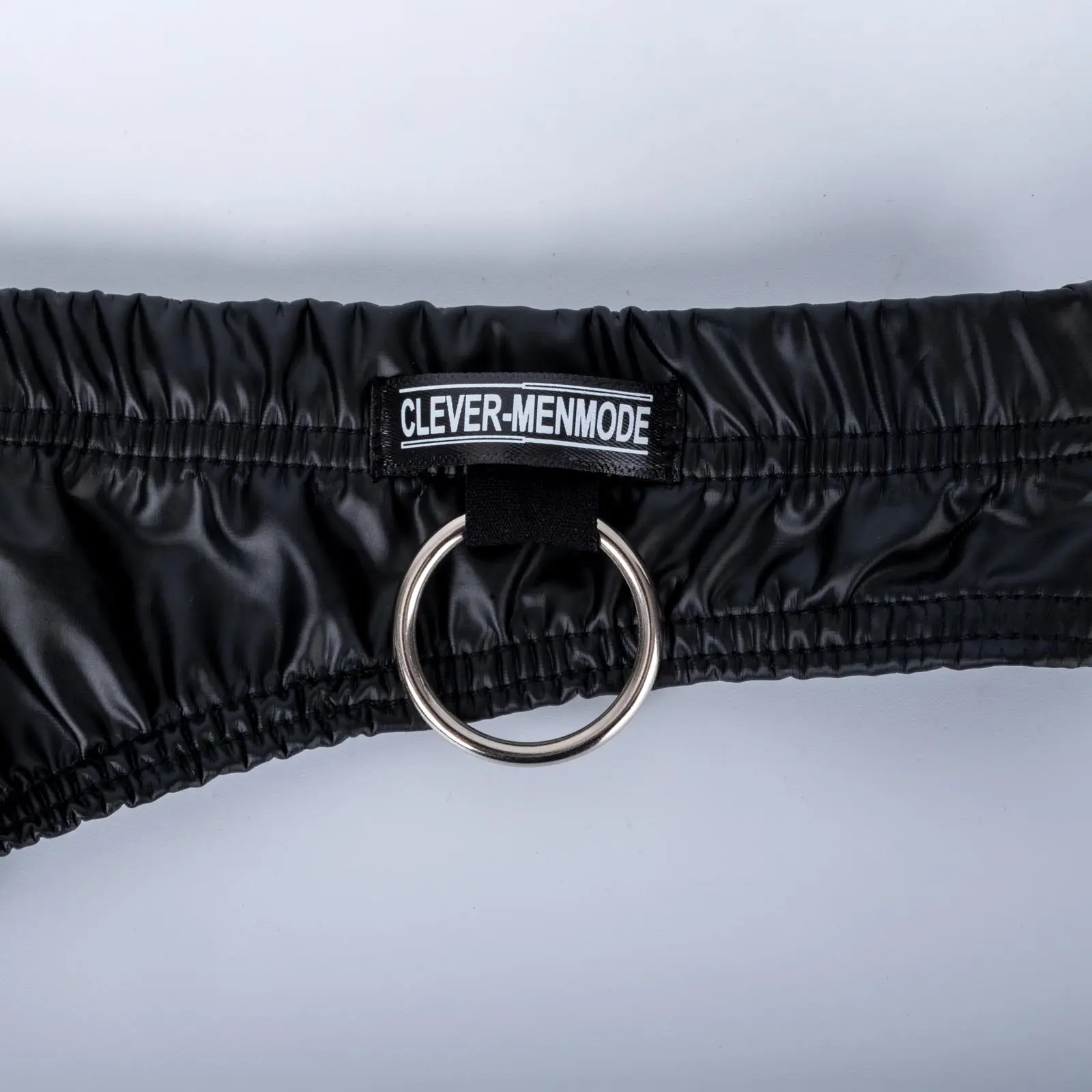 CLEVER-MENMODE Sexy Faux Cuir String Hommes Sous-Vêtements T-back Slip tanga hombre Lingerie Taille Basse Noir Anneau En Métal Décor